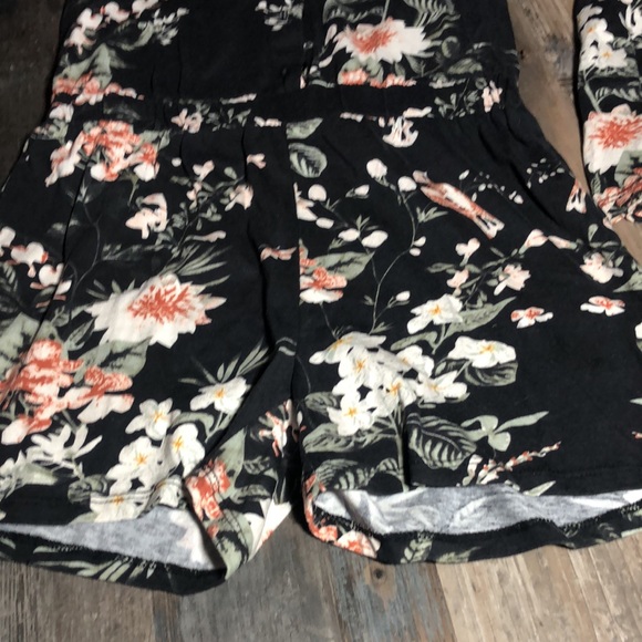 NWOT Dex short floral romper with long sleeves - Picture 3 of 8